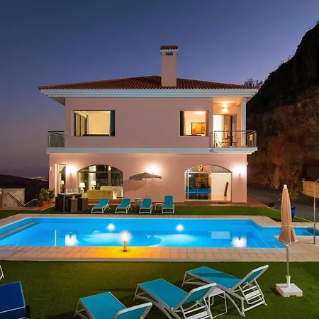 Villa Monte Leon Deluxe Monte Leon, Gran Canaria Luxurious Seclusion Private Heatable Pool Stunning Mountain Views Sleeps Up To 12 Guests